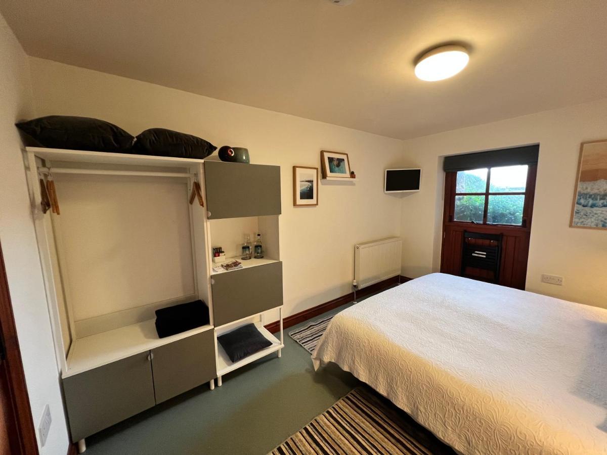 Lands End Hostel And B&B เซ็นเนน ภายนอก รูปภาพ