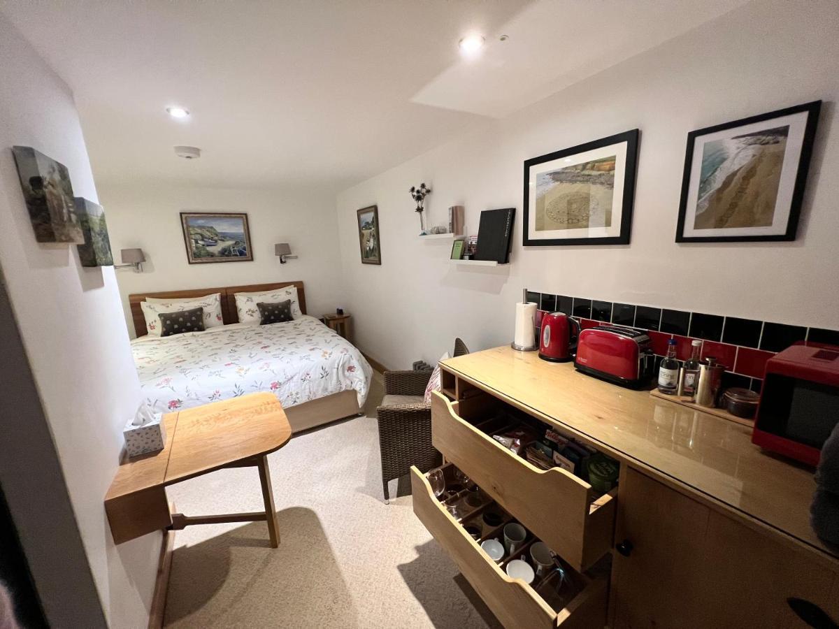 Lands End Hostel And B&B เซ็นเนน ภายนอก รูปภาพ