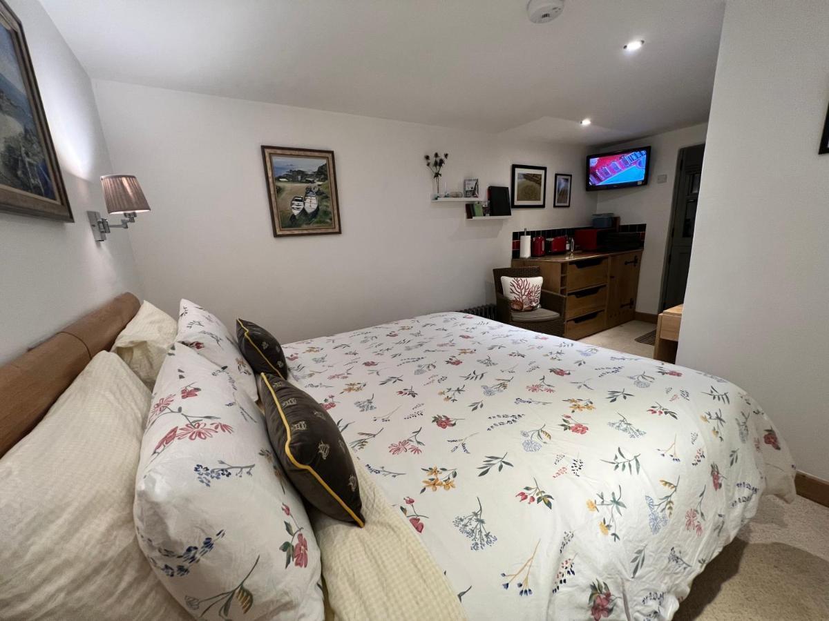 Lands End Hostel And B&B เซ็นเนน ภายนอก รูปภาพ