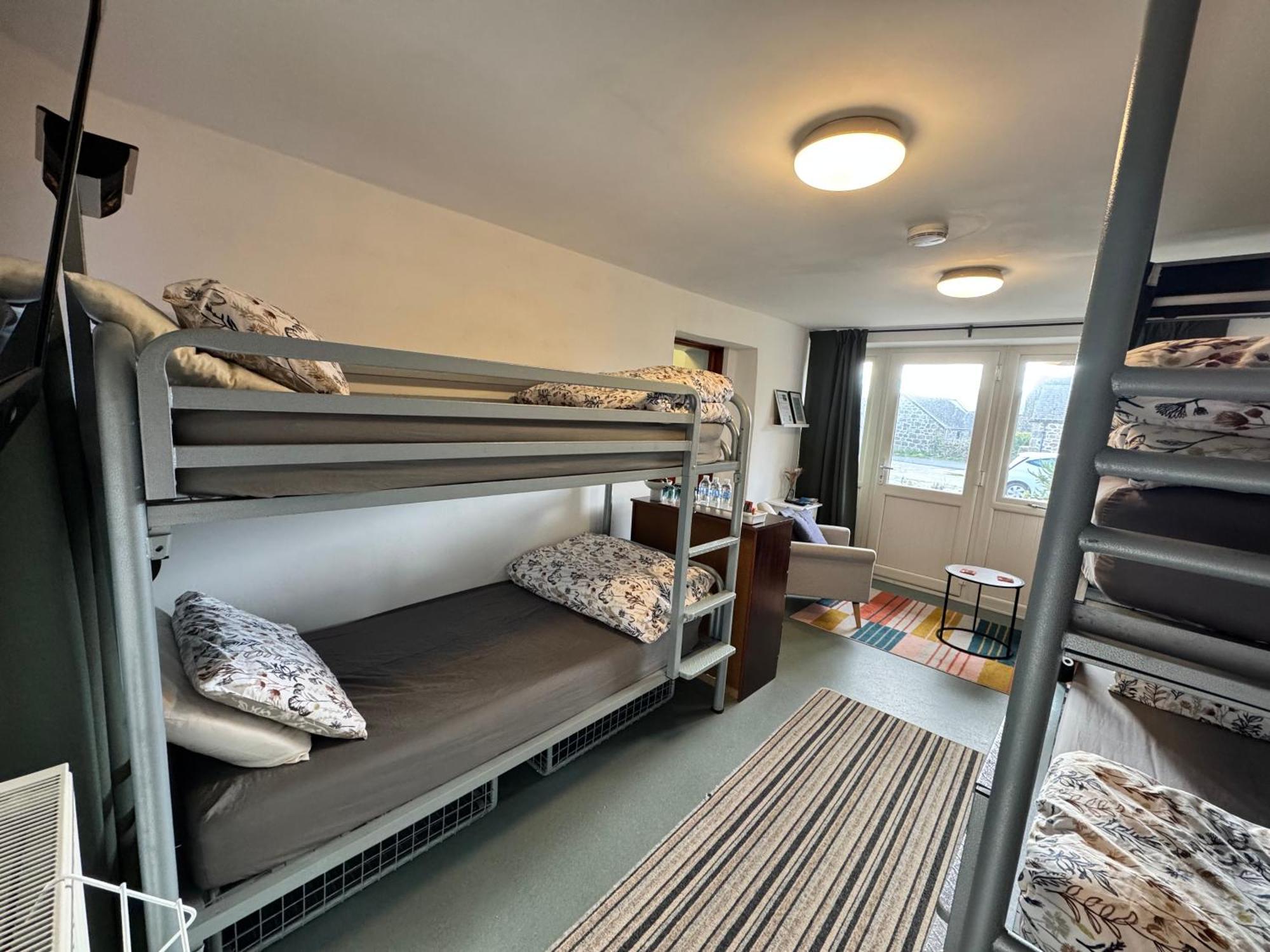 Lands End Hostel And B&B เซ็นเนน ภายนอก รูปภาพ