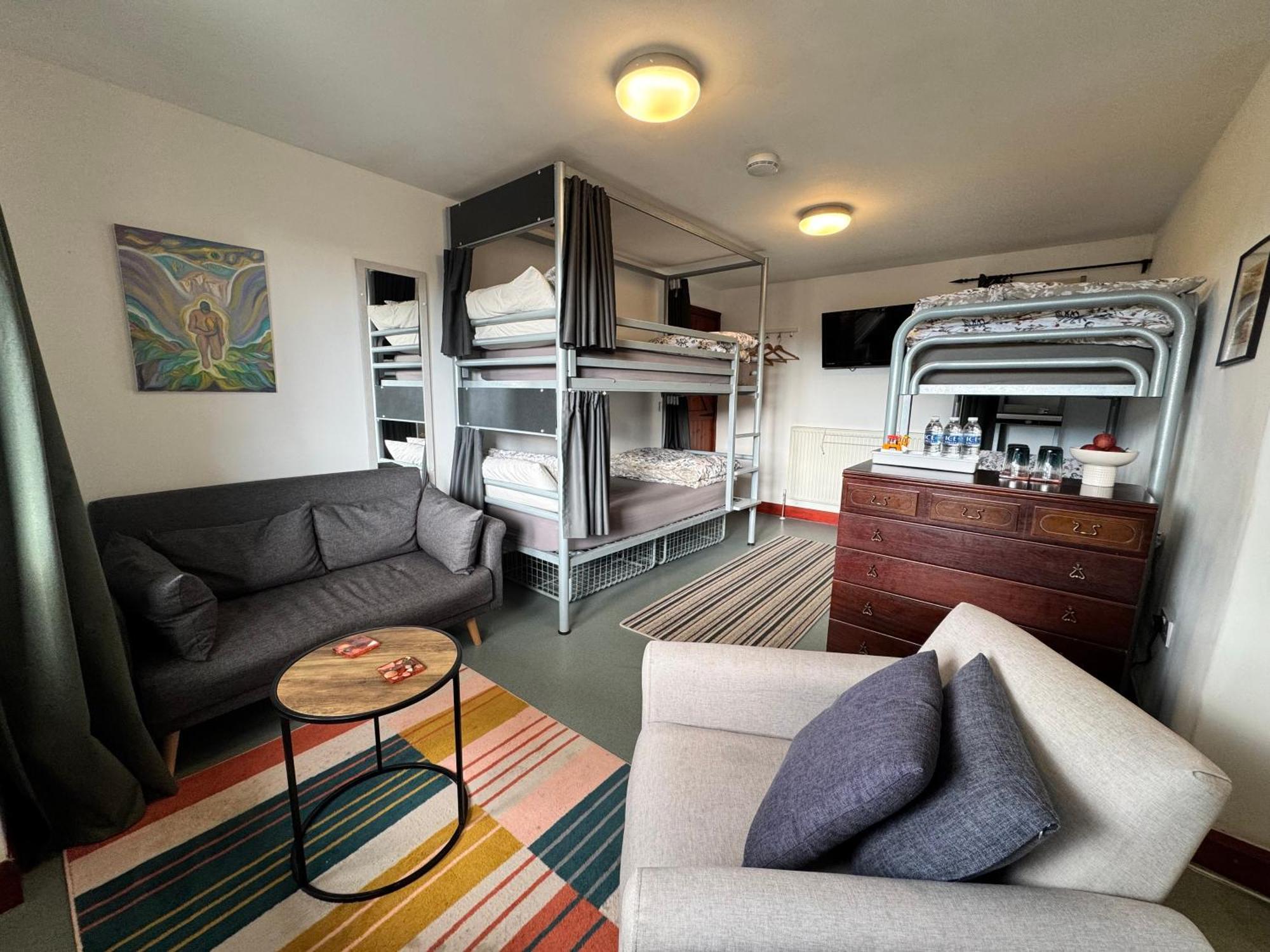 Lands End Hostel And B&B เซ็นเนน ภายนอก รูปภาพ