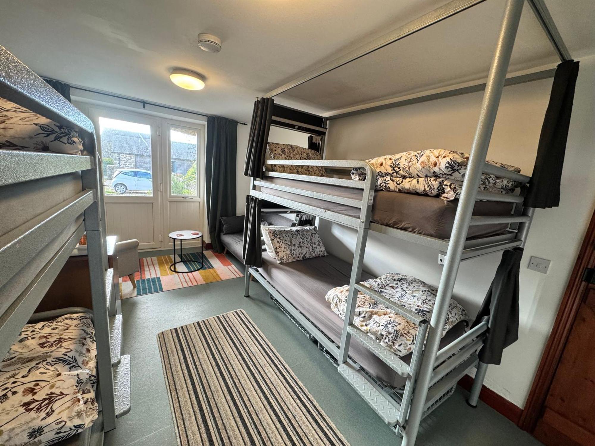 Lands End Hostel And B&B เซ็นเนน ภายนอก รูปภาพ